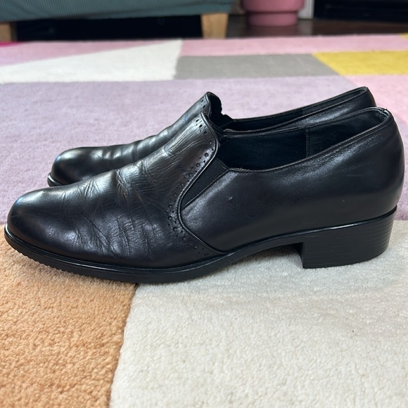 Munro Black Slip On Heeled Loafers 8.5 - Picture 6 of 17